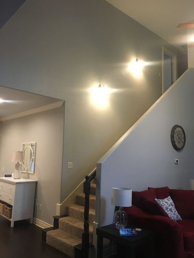 Building Photo - 5 br, 2.5 bath House - 792 Foothills Drive