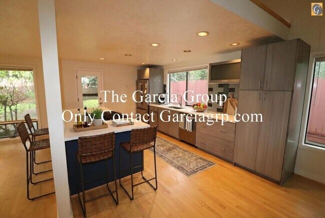 Foto del edificio - 10347 NW Alpenglow Way