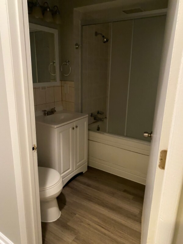 Foto del edificio - 3343 N Troy St