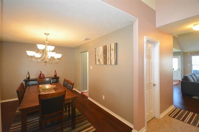 Foto del edificio - 3008 Middletrace Ln