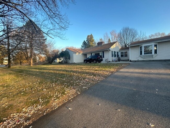 Building Photo - 183 E Main St