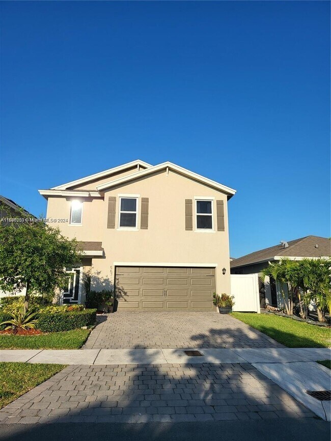 Foto del edificio - 567 NE 6th Pl