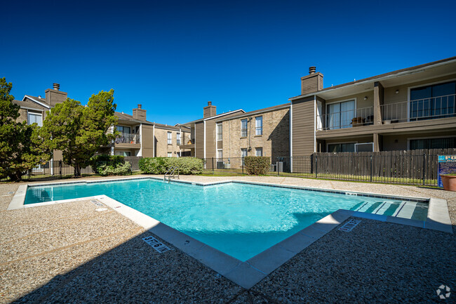 Piscina - Kirkwood Landing Apartments