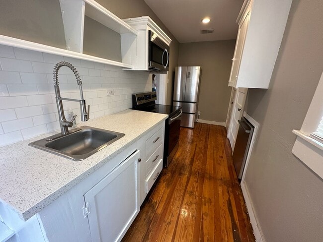 Building Photo - 1347 Glen Oak Pl