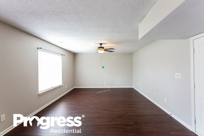 Building Photo - 7633 Scatter Woods Ln