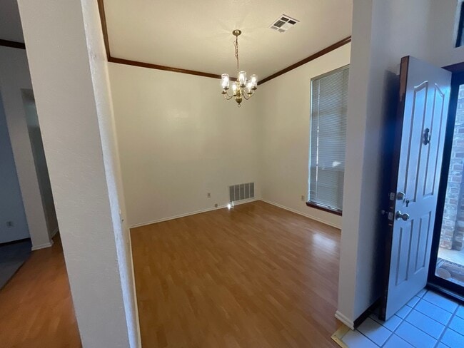 Photo - Spacious 3 bed, 2 bath, 2 living areas, 2 car garage House