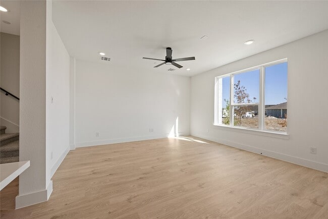 Foto del edificio - 9605 Dahlia Blvd