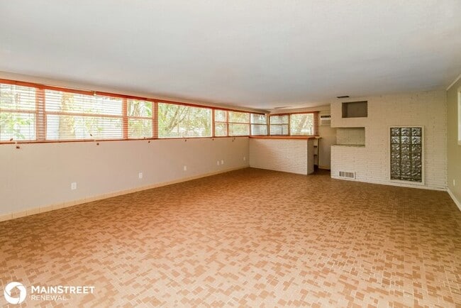 Building Photo - 1197 W Lakeview Circle, Altamonte Springs,...