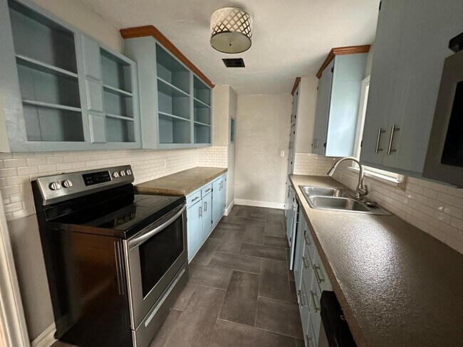 Foto del edificio - 1716 NW Kinyon Ave