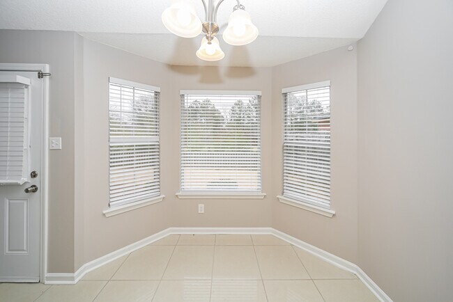 Foto del edificio - 9407 Garden Woods Dr
