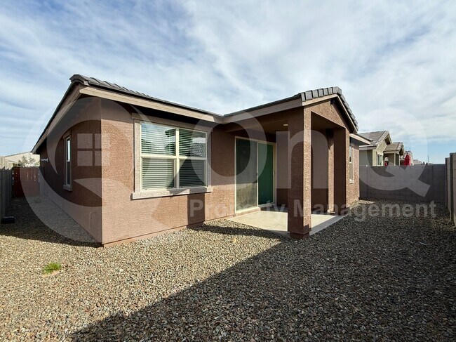Foto del edificio - 16017 W Hackamore Dr