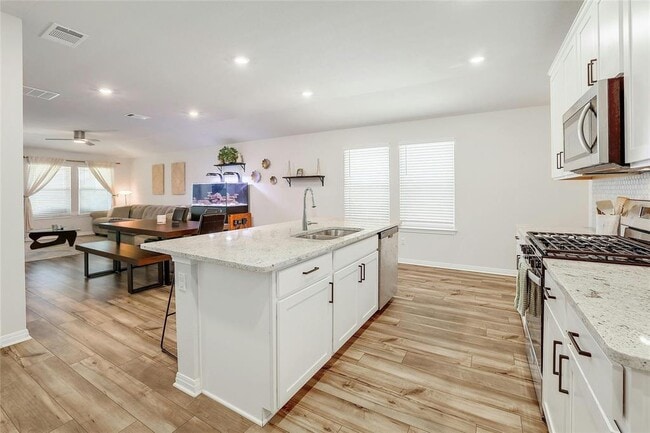 Foto del edificio - 216 Prairie Song Ln