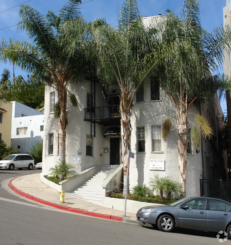 Building Photo - 3209 Descanso Dr