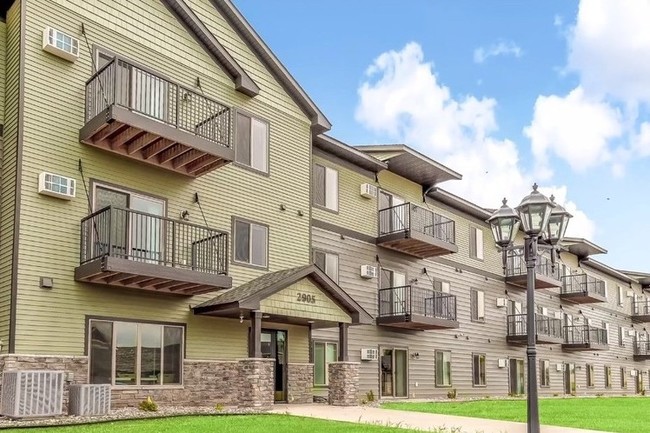 front of building - Panther Heights Apartments