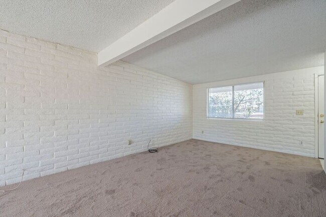 Building Photo - Cozy East Tucson 3-Bedroom with Private Ya...