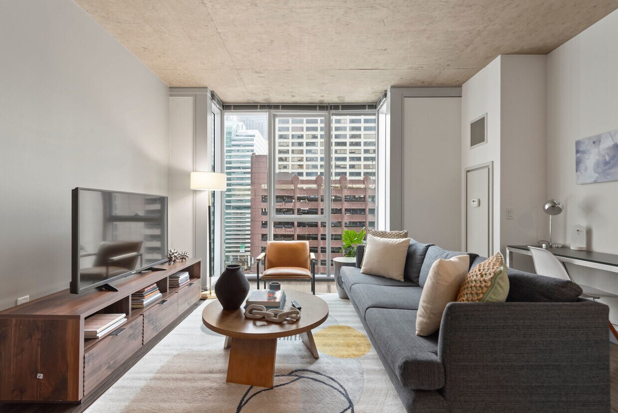 Foto principal - 236 W Lake St