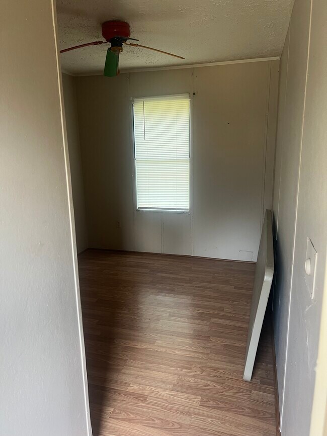 Foto del edificio - 235 Button Wood Ln