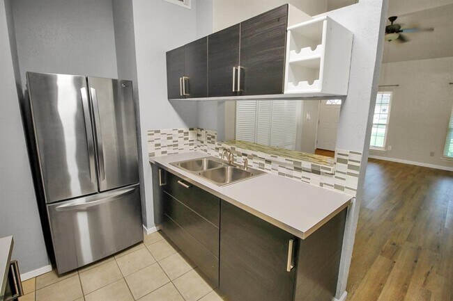 Foto del edificio - 12714 Summer Mill Dr