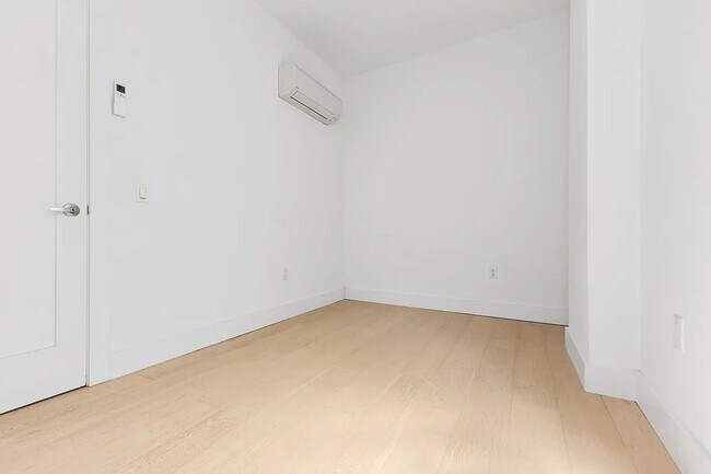 Foto del edificio - 245 Eldridge St