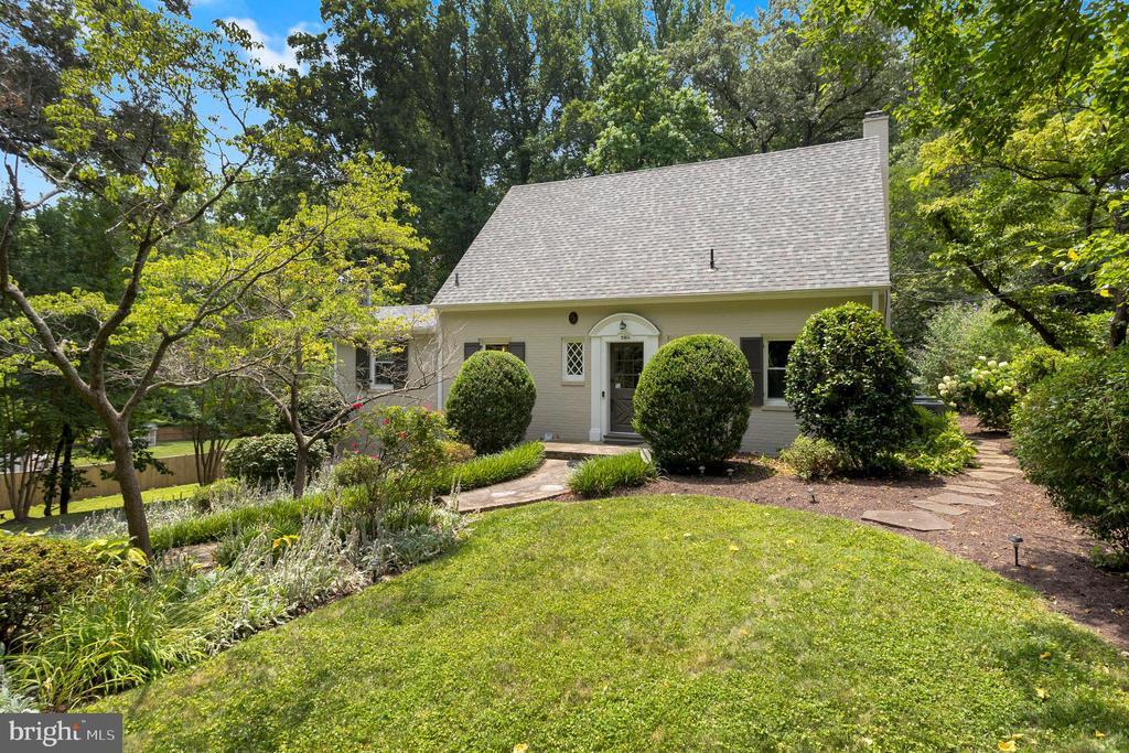 Primary Photo - 3160 Holmes Run Rd
