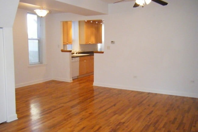Living & Dining Area - 1428 N Greenview Ave