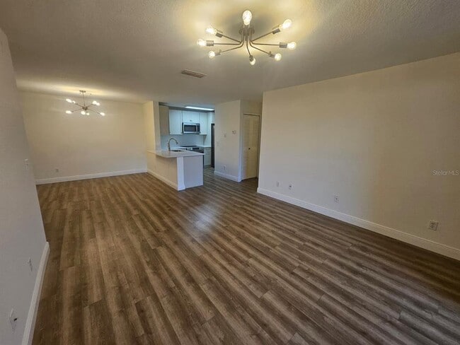 Building Photo - 7511 Seurat St