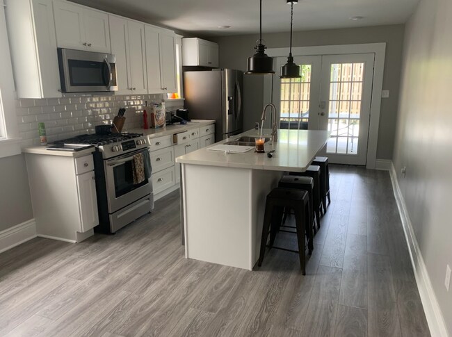 Foto del edificio - Charming Duplex in the Heart of Uptown New...