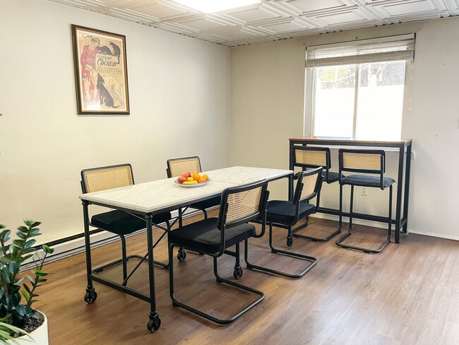 Building Photo - 227 Shore Dr