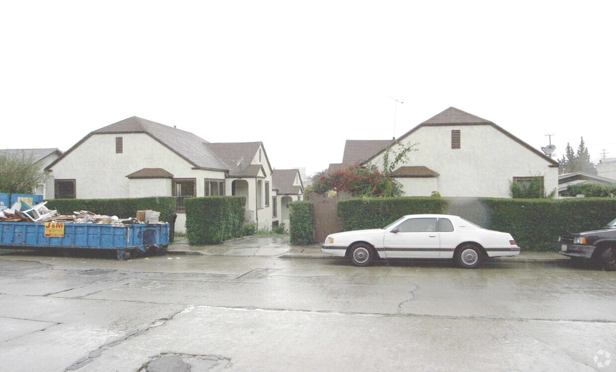 Building Photo - 1249-1253 Hyperion Ave