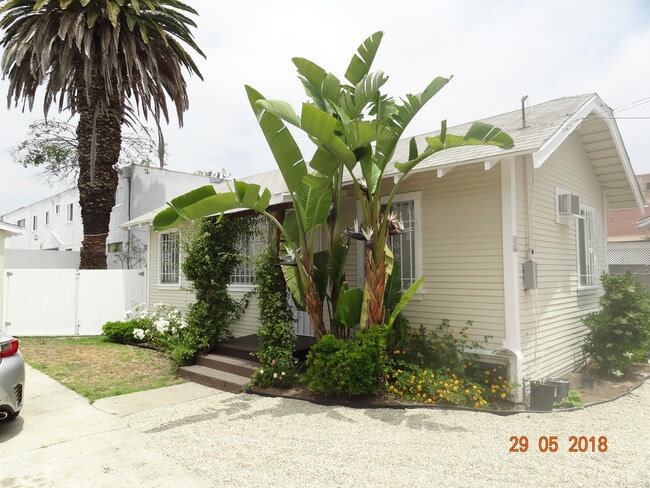 Building Photo - 623 W Queen St