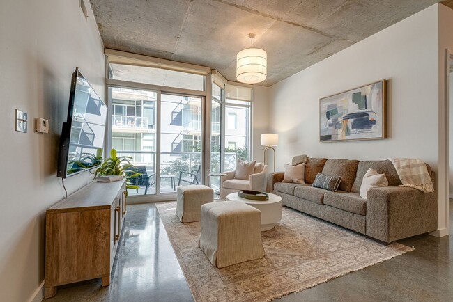 Foto del edificio - 2 bed, 2 bath Condo in the Gulch with park...