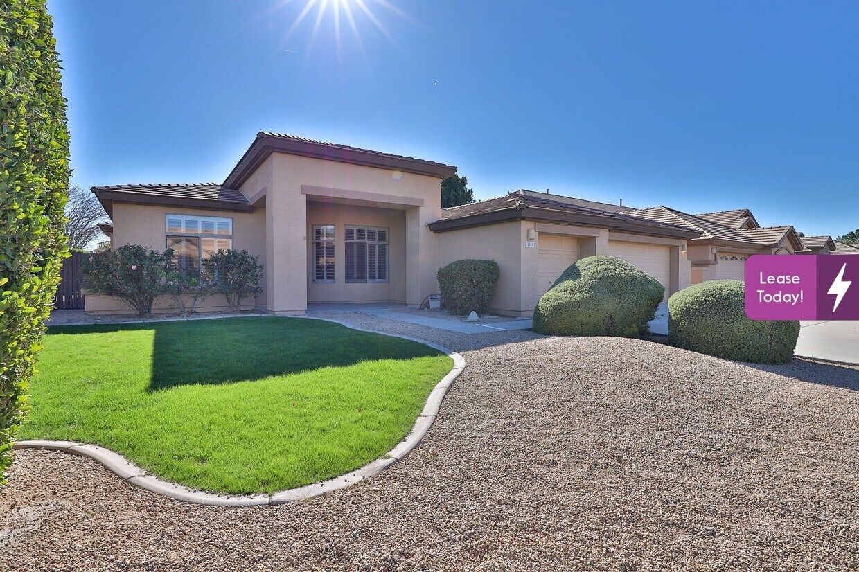 Foto principal - 2413 W Musket Way