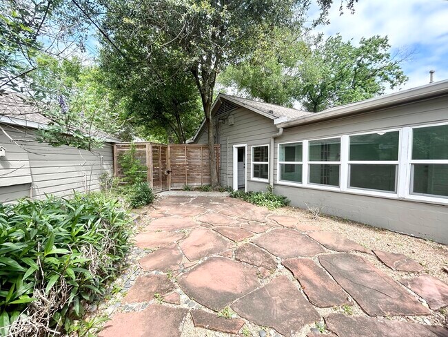 Foto del edificio - 4010 Yupon St