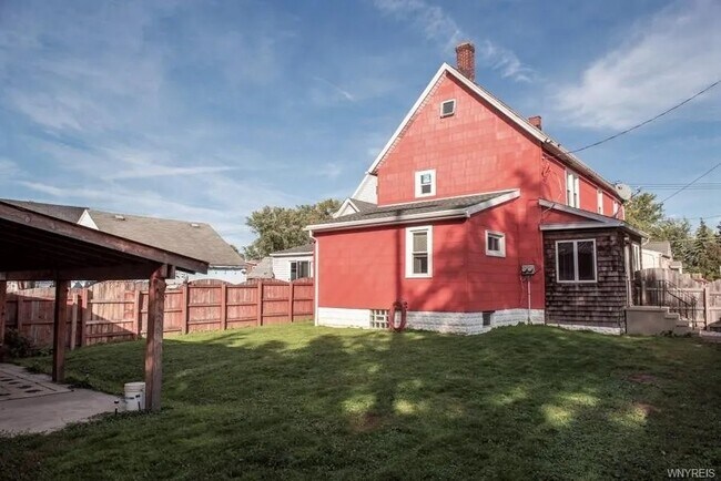Building Photo - 265 Labelle Ave