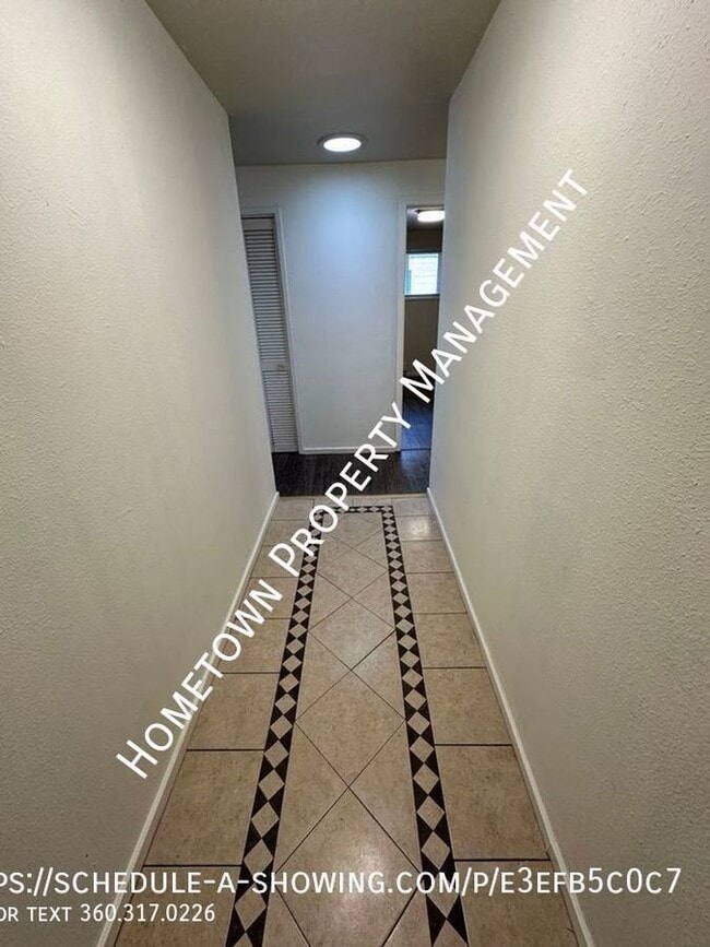 Building Photo - 3 Bedroom 1.25 Bath Rambler in Great Lacey...