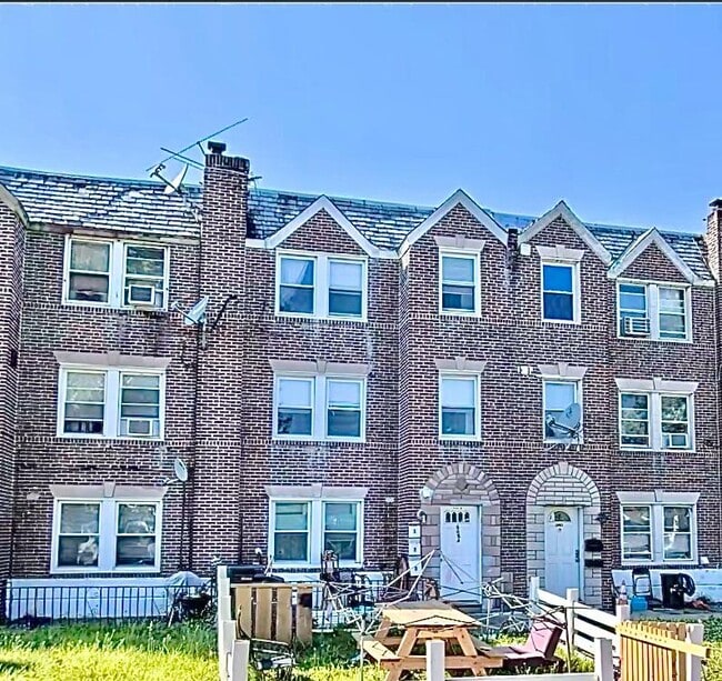 Foto del edificio - 6424 Marsden St