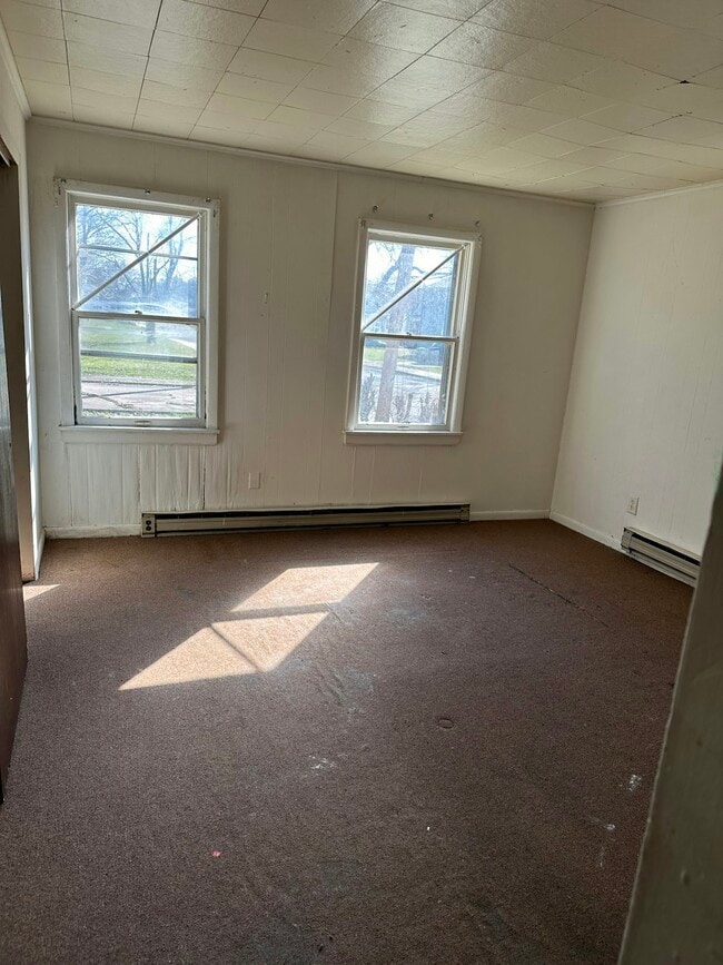 Building Photo - 1540 W Kettelle St