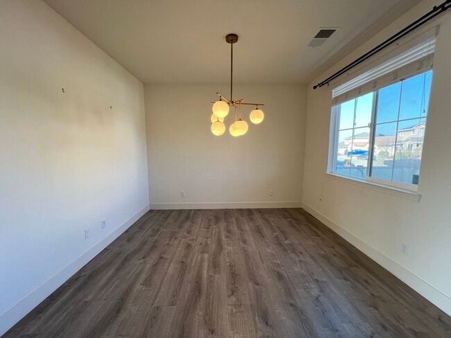 Building Photo - Beautiful 4 Bedroom Home With Low Maintenance Landscaping And Updated Interior