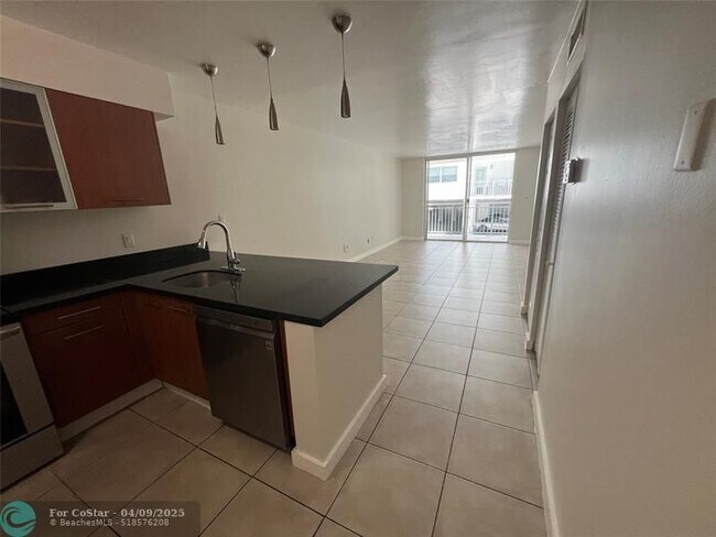 Foto del edificio - 777 NE 62nd St