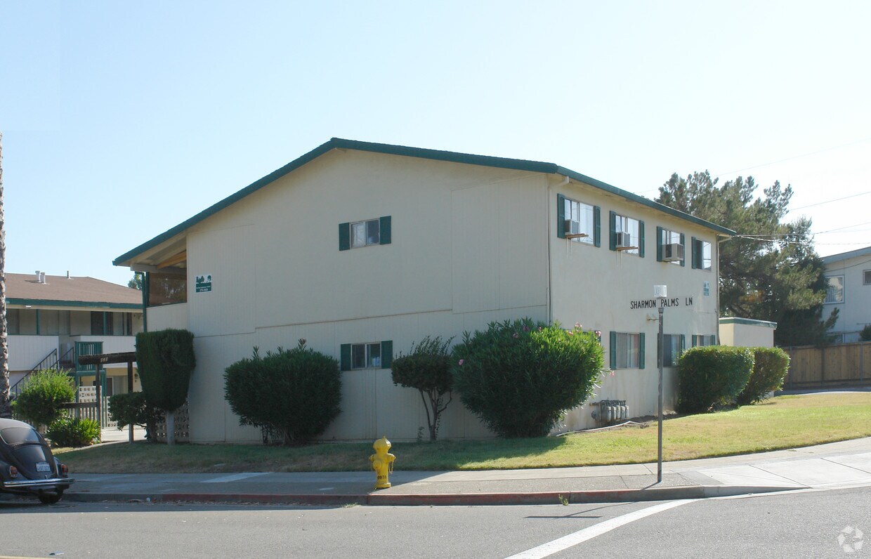 Foto del edificio - 820 Sharmon Palms Ln