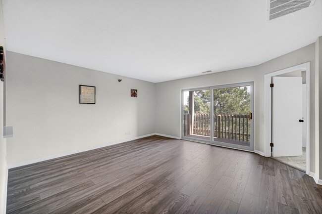 Foto del edificio - 124 Glengarry Dr
