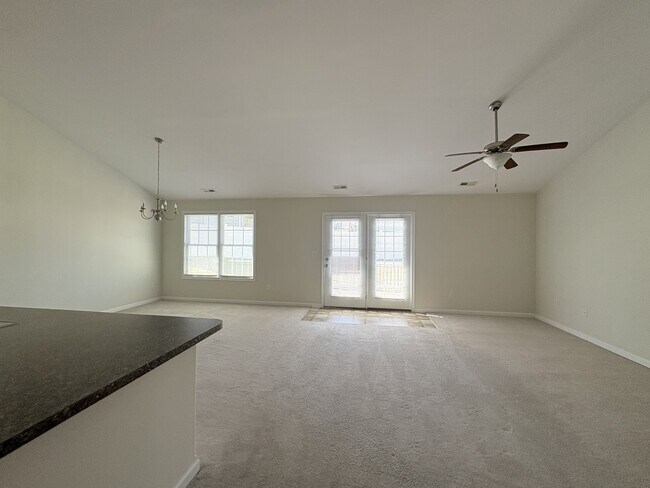 Foto del edificio - 62 Lofty Cir