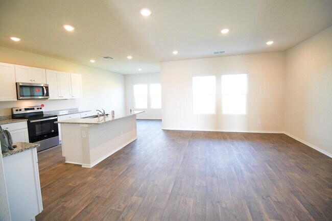 Building Photo - 472 Desert Willow
