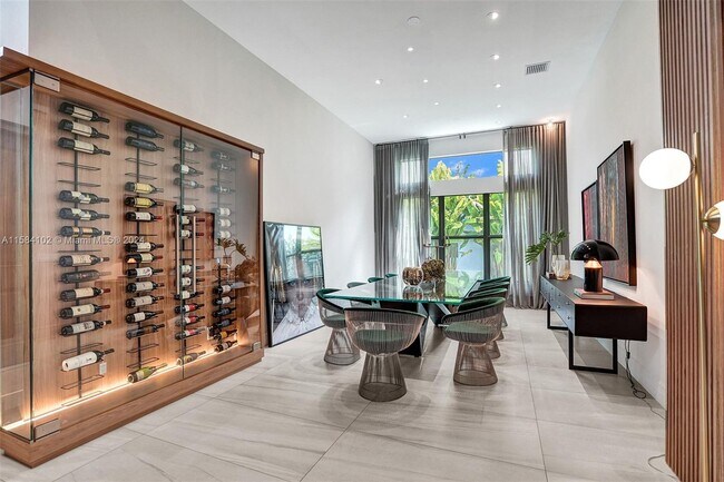 Foto del edificio - 17353 Rosella Rd