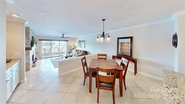 Building Photo - 9816 Emerald Point Dr