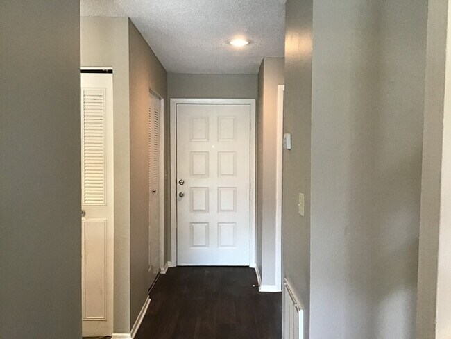 Building Photo - 576 Breckenridge Vlg