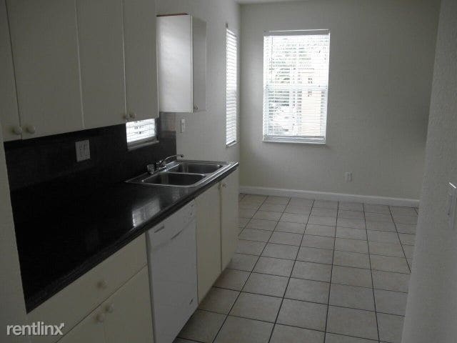 Building Photo - 4 br, 3.5 bath House - 3308 Shoma Dr 1