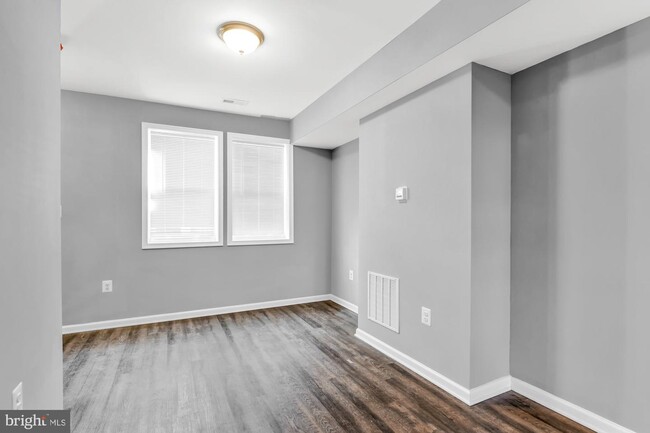 Building Photo - 3412 Royce Ave