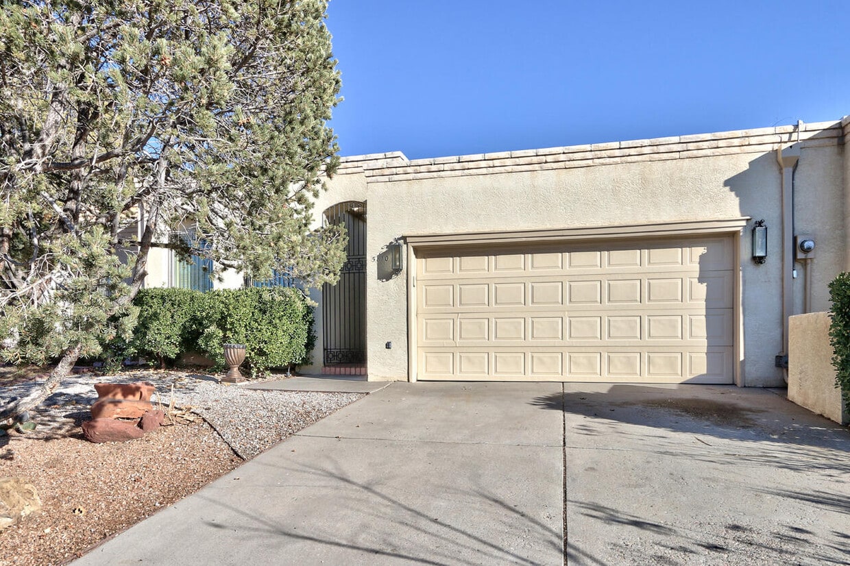 5810 Torreon Dr NE, Albuquerque, NM 87109 Townhome Rentals in