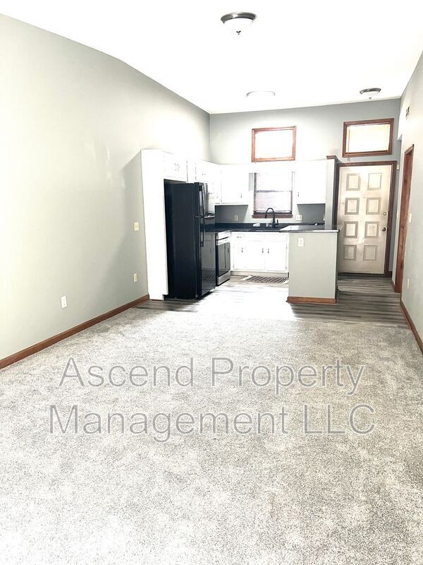 Foto principal - 3800 Provence St